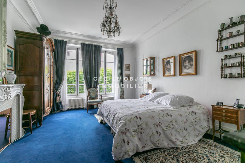 Maison - 272 m² - 11 pièces