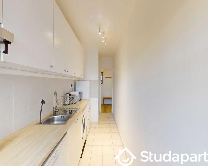 Chambre - 100 m² - 1 pièce