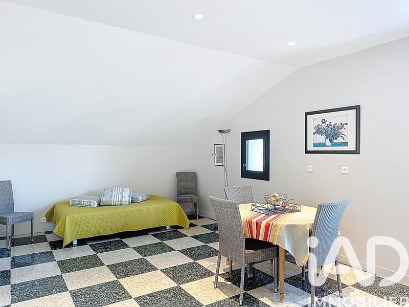 Maison - 280 m² - 10 pièces