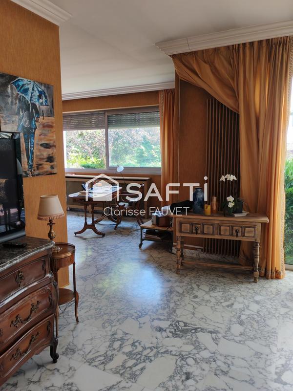 Villa - 200 m² - 6 pièces