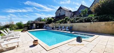 Demeure - 330 m² - 16 pièces