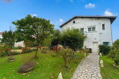 Appartement - 127 m² - 6 pièces