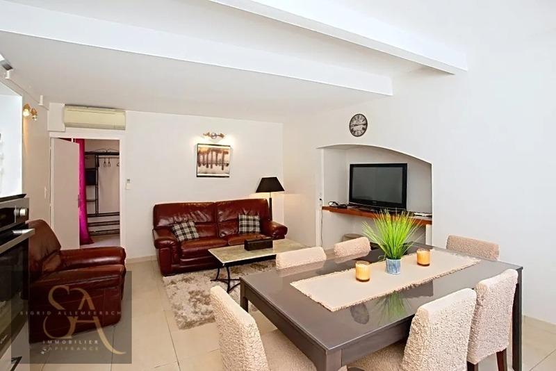 Propriété - 249 m² - 10 pièces