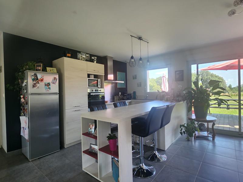 Maison - 90 m² - 5 pièces