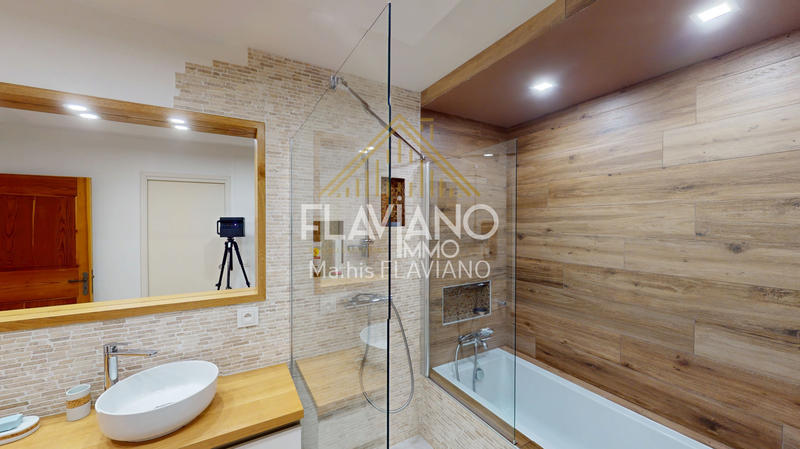 Maison - 147 m² - 7 pièces