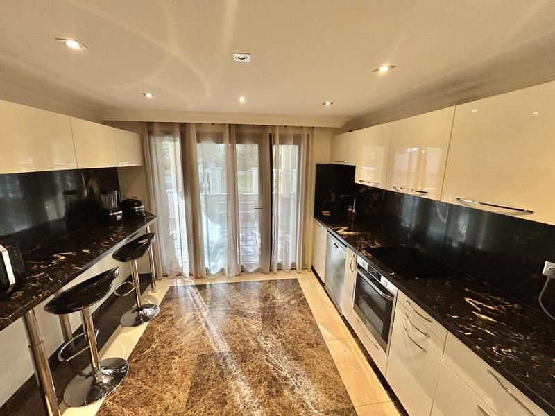 Maison - 182 m² - 7 pièces