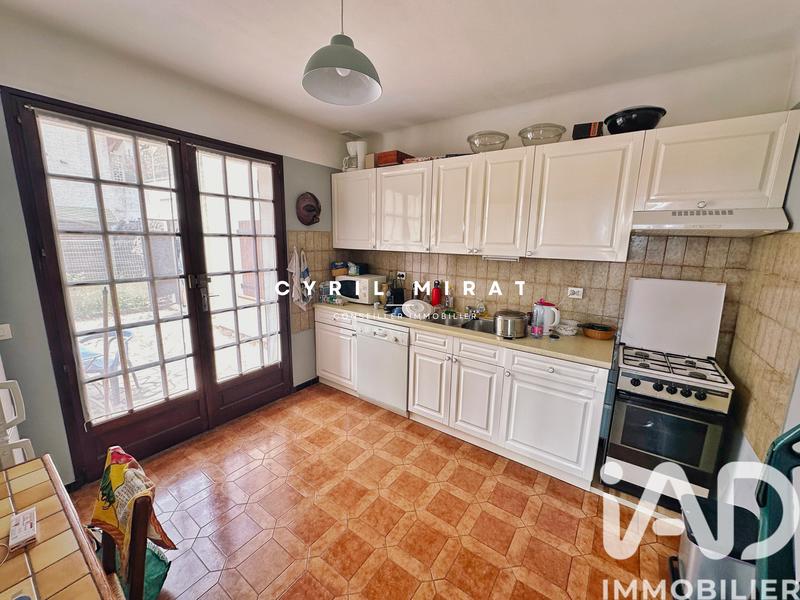 Maison - 260 m² - 14 pièces