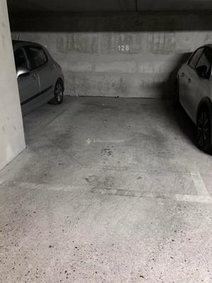 Parking / Garage - 12 m²
