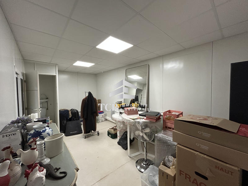 Local d'activités - 200 m²