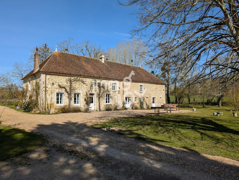 Propriété - 480 m² - 10 pièces