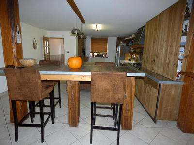 Maison - 266 m² - 7 pièces