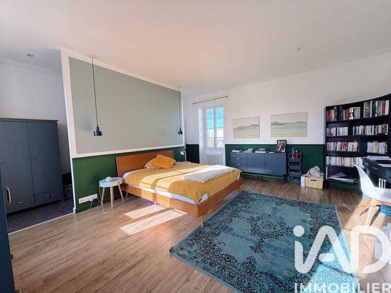 Maison - 320 m² - 8 pièces