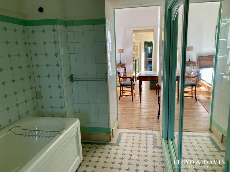 Maison - 200 m² - 7 pièces