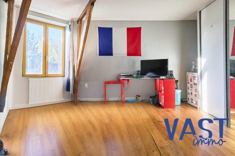 Maison - 185 m² - 8 pièces