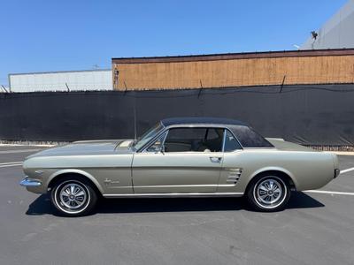 Ford Mustang Coupe Seafoam Green Toit Vinyle 1966
