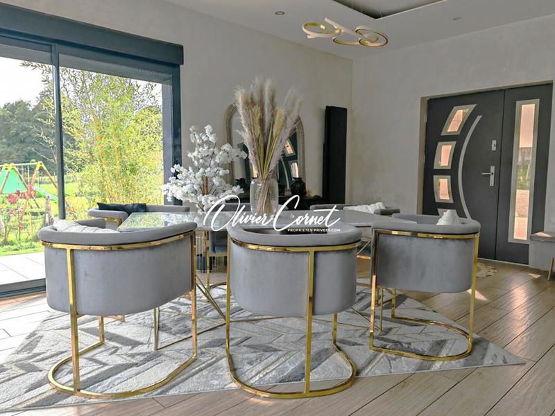 Maison - 137 m² - 5 pièces