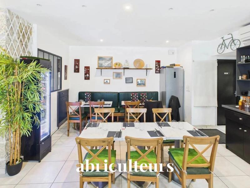 Fonds de commerce - Local commercial - 82 m²