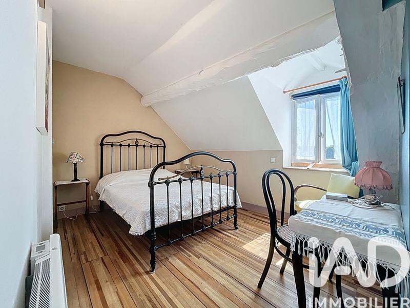 Maison - 218 m² - 9 pièces