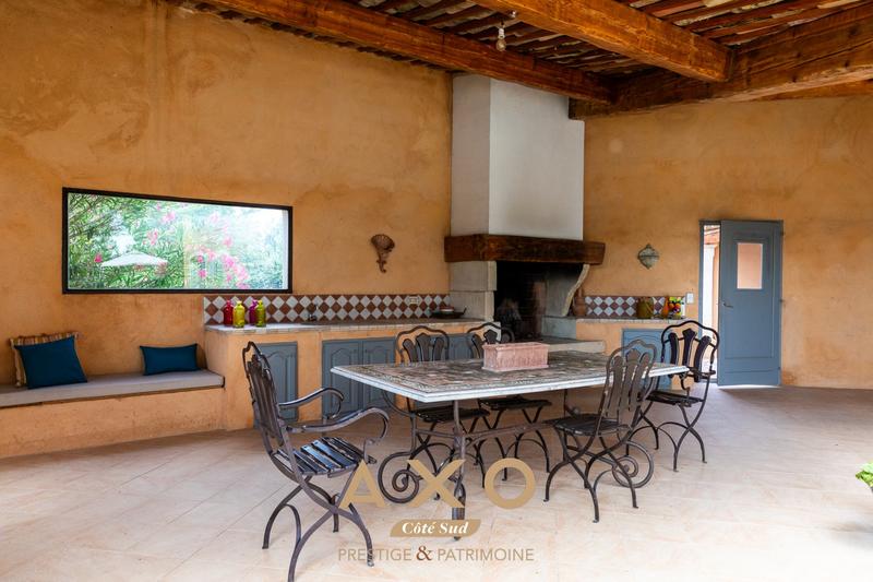 Maison - 224 m² - 7 pièces