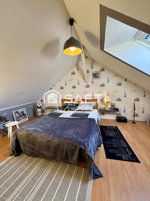 Maison - 223 m² - 10 pièces