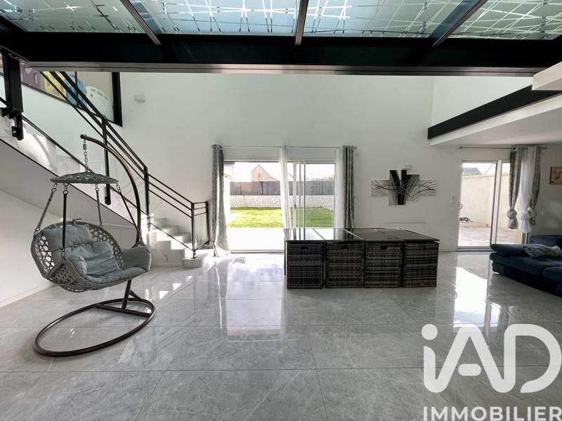 Maison - 249 m² - 9 pièces