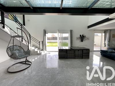 Maison - 249 m² - 9 pièces