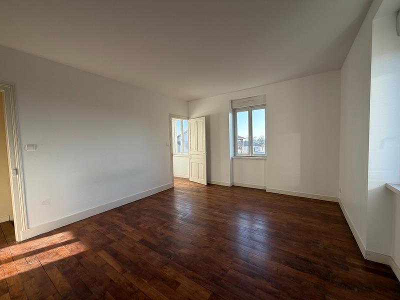 Maison - 200 m² - 8 pièces