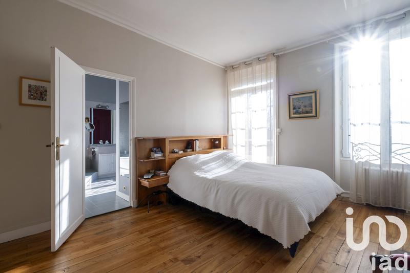 Maison - 370 m² - 9 pièces