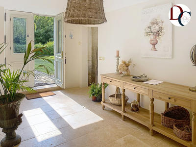 Maison - 405 m² - 11 pièces