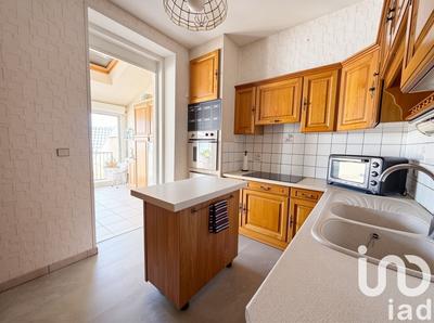 Maison - 214 m² - 11 pièces