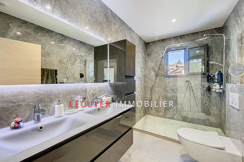 Maison - 104 m² - 4 pièces