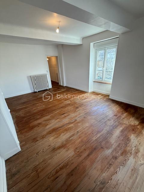 Maison en pierre - 113 m² - 4 pièces