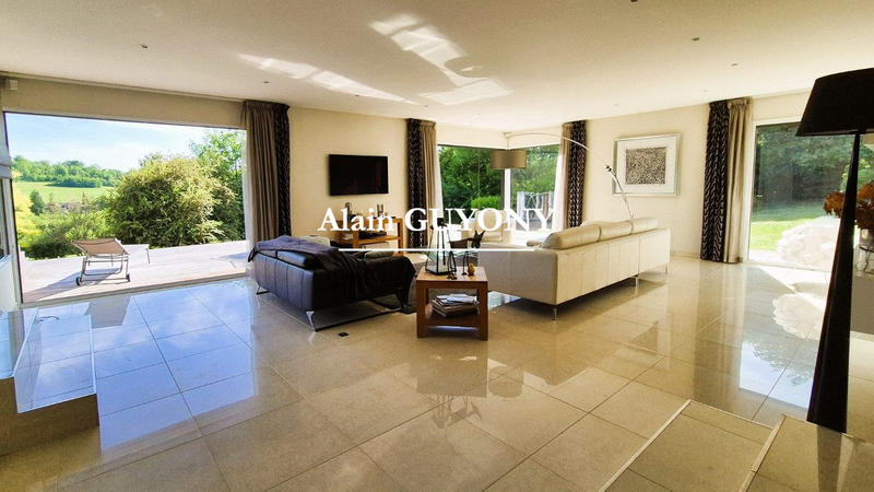 Maison contemporaine - 270 m² - 7 pièces