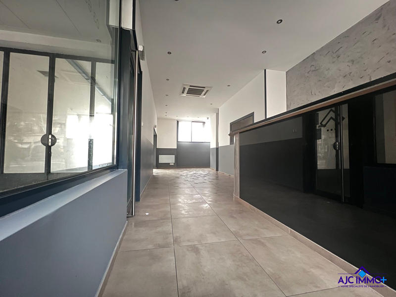 Bureau - 134 m² - 5 pièces