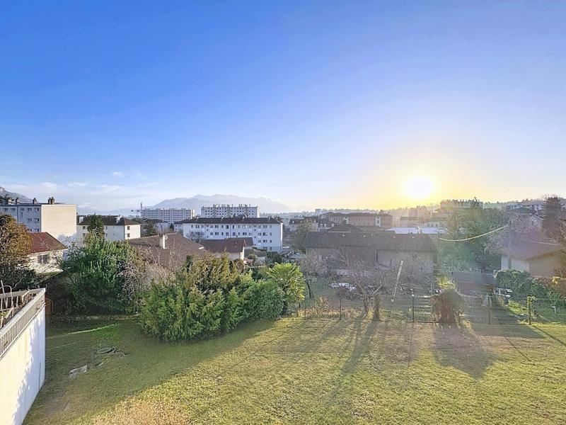 Appartement - 84 m² - 5 pièces