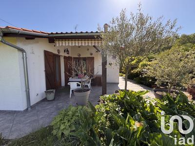 Maison - 95 m² - 5 pièces