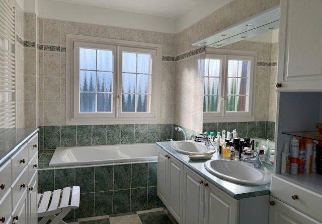 Maison - 157 m² - 7 pièces