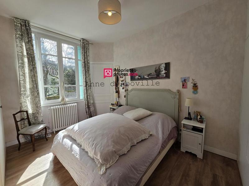 Maison - 169 m² - 8 pièces