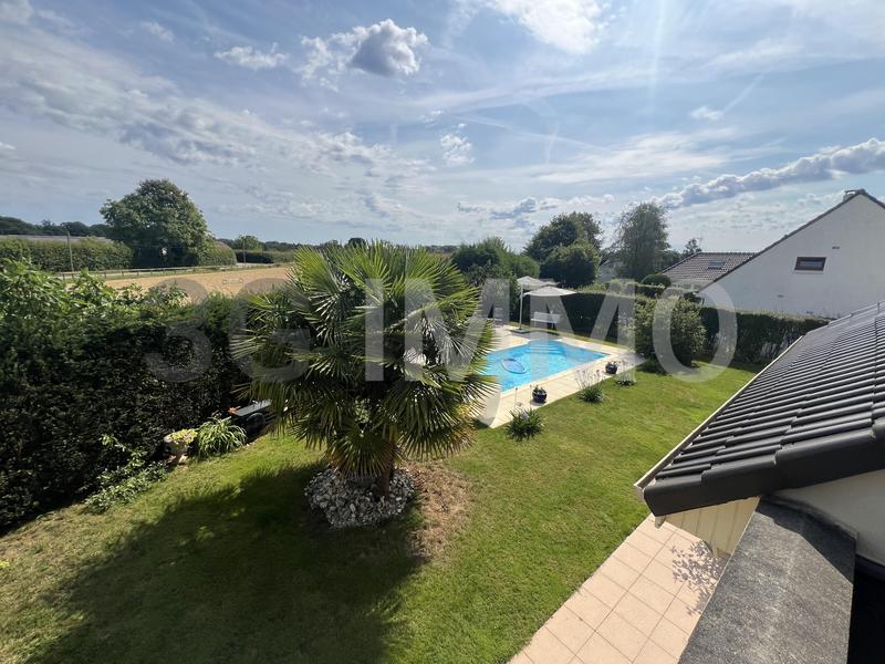 Maison - 200 m² - 7 pièces