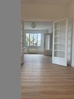 Maison traditionnelle - 140 m² - 5 pièces