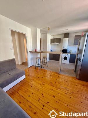 Chambre - 64 m² - 1 pièce