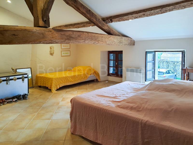 Maison en pierre - 177 m² - 7 pièces