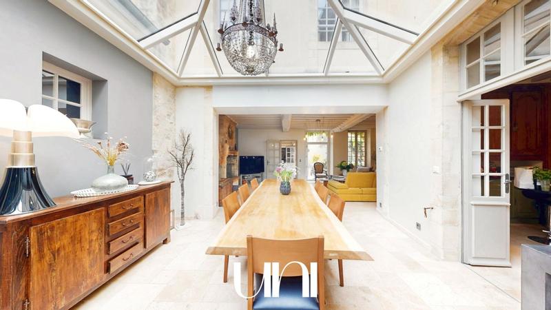 Maison - 300 m² - 9 pièces