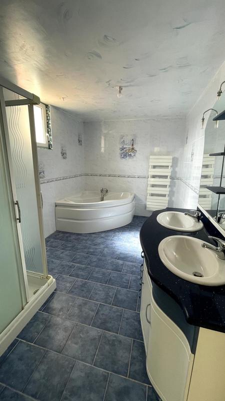 Maison - 170 m² - 6 pièces