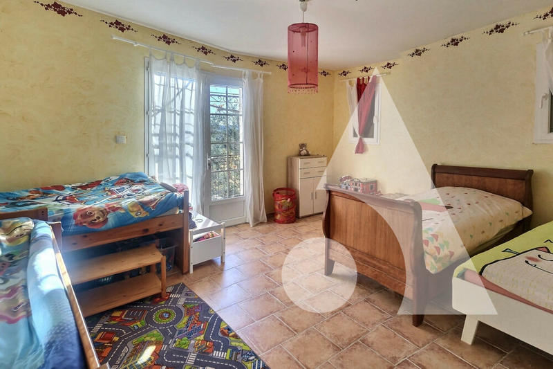 Maison - 275 m² - 6 pièces