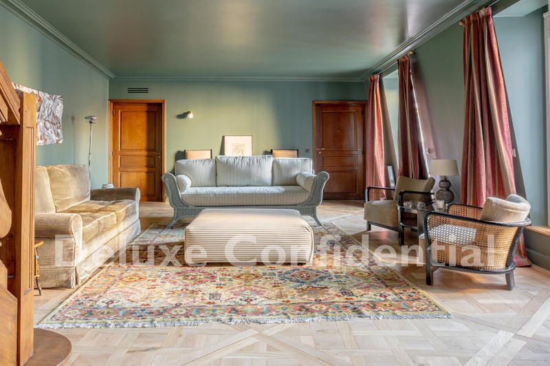 Appartement - 125 m² - 6 pièces