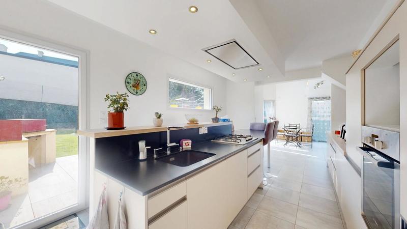 Maison - 178 m² - 8 pièces