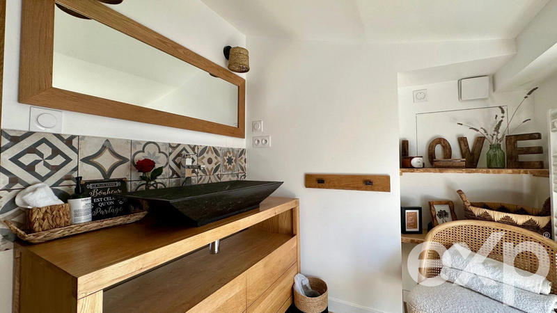 Maison - 207 m² - 9 pièces