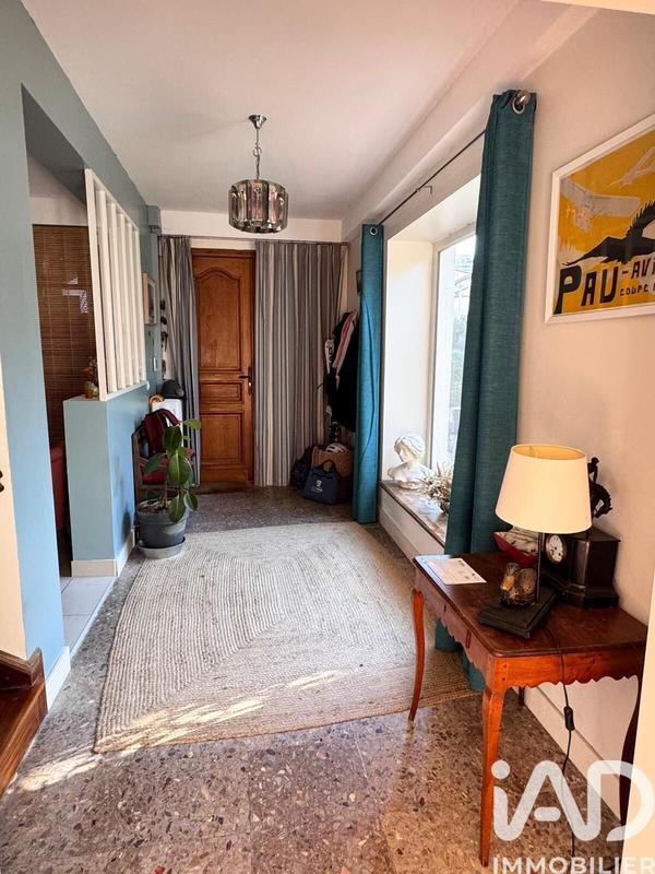 Maison - 241 m² - 7 pièces