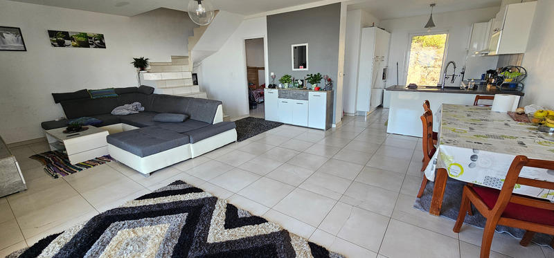 Maison - 240 m² - 7 pièces